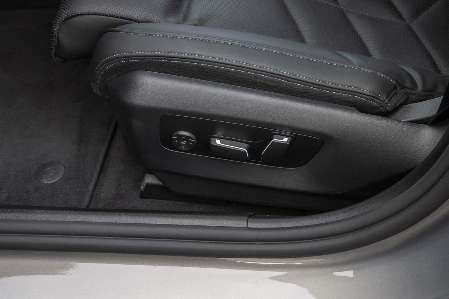 BMW 530e Navi HeadUp IconicGlow harman/kardon RfKam.