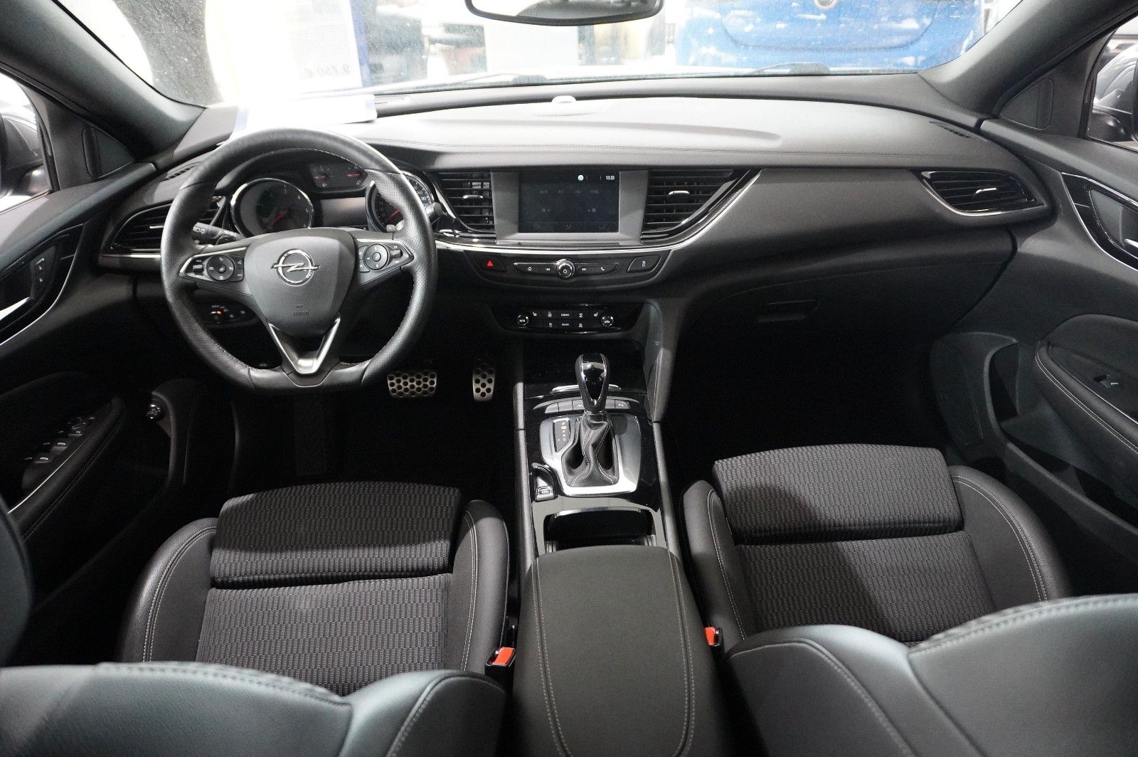 Fahrzeugabbildung Opel Insignia B ST 1.6D INNOV. NAVI/LED/KAMERA/SH/AHK