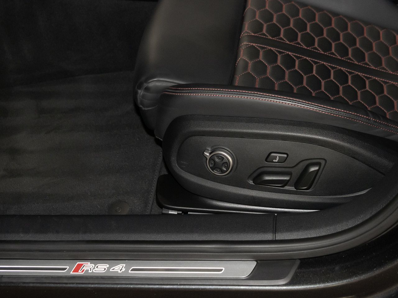 Audi RS4 Avant TFSI quattro Competition Keyless B&O foto 16