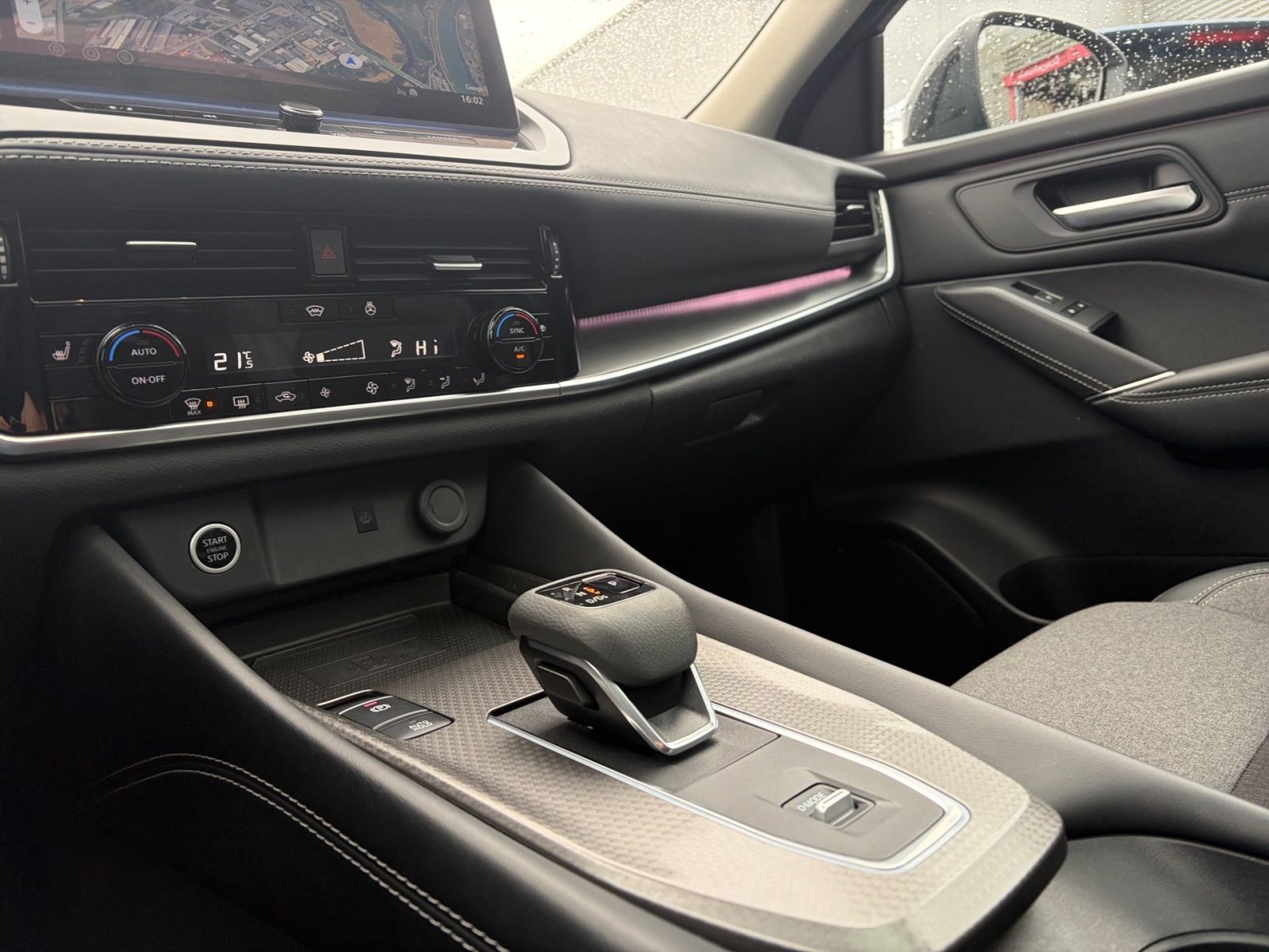 Fahrzeugabbildung Nissan Qashqai 1.3 DIG-T MHEV N-Connecta*Navi*SHZ*PANO*