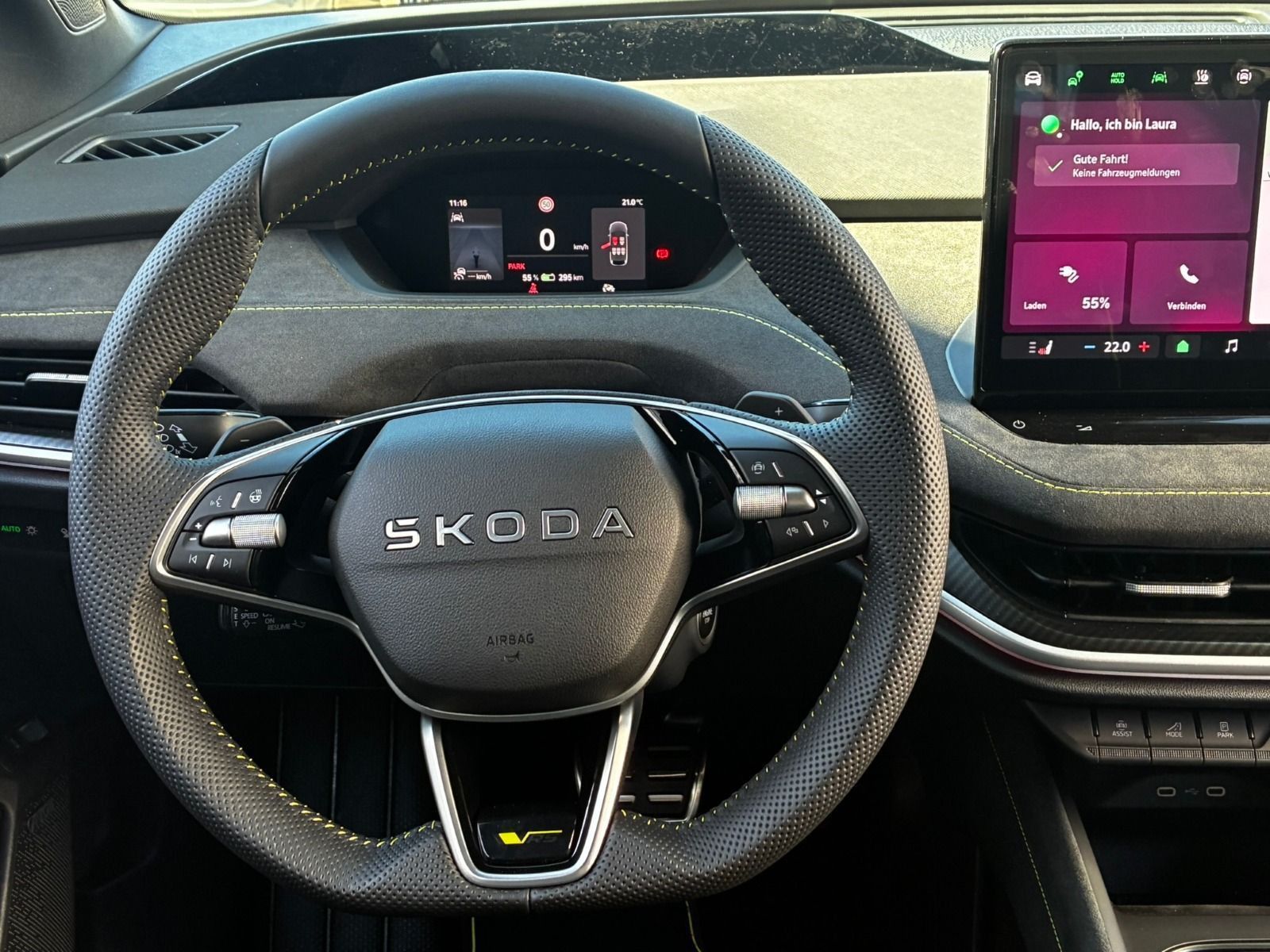 Fahrzeugabbildung SKODA Elroq RS 360°cam*AHK*21Zoll*Head-Up*Wärmepumpe