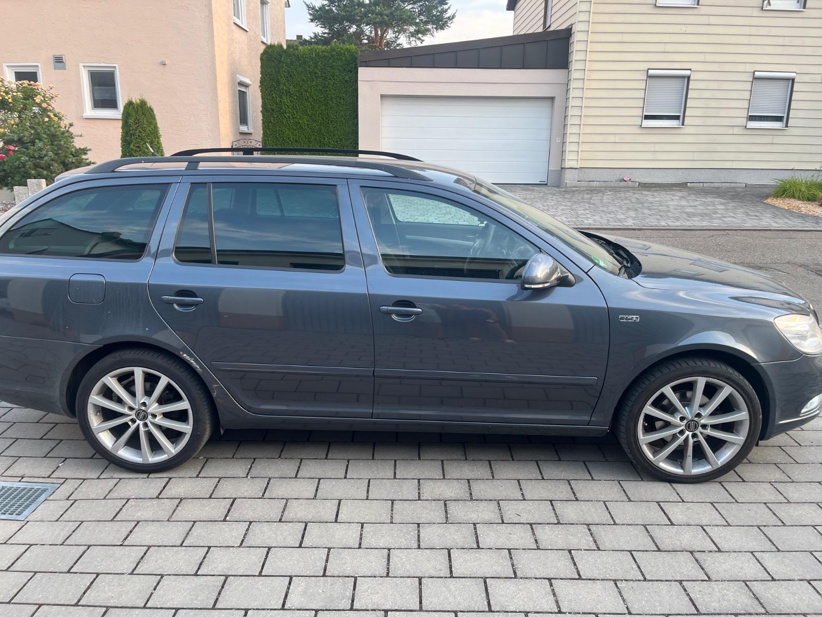 Skoda Octavia 2011 — interior