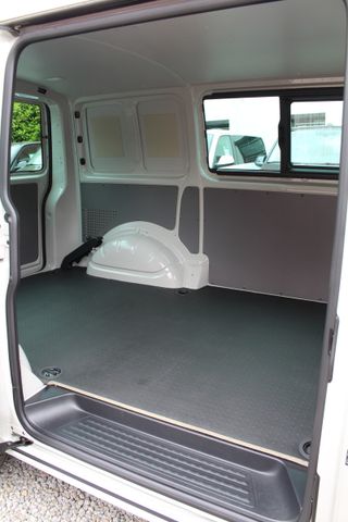 Volkswagen T6.1 Kasten Kombi 150PS DSG LED Navi ALU Extras