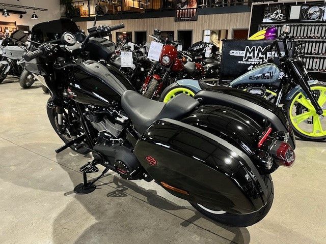 Fahrzeugabbildung Harley-Davidson FXLRST Low Rider ST 117 High Output