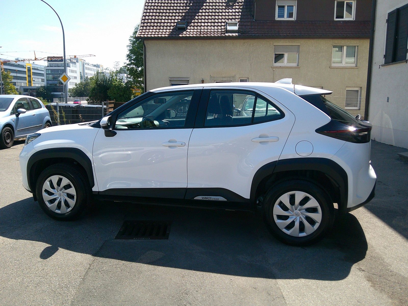 Toyota Yaris Cross Spicy Edition Navi ACC 15J. Garantie imagem 2