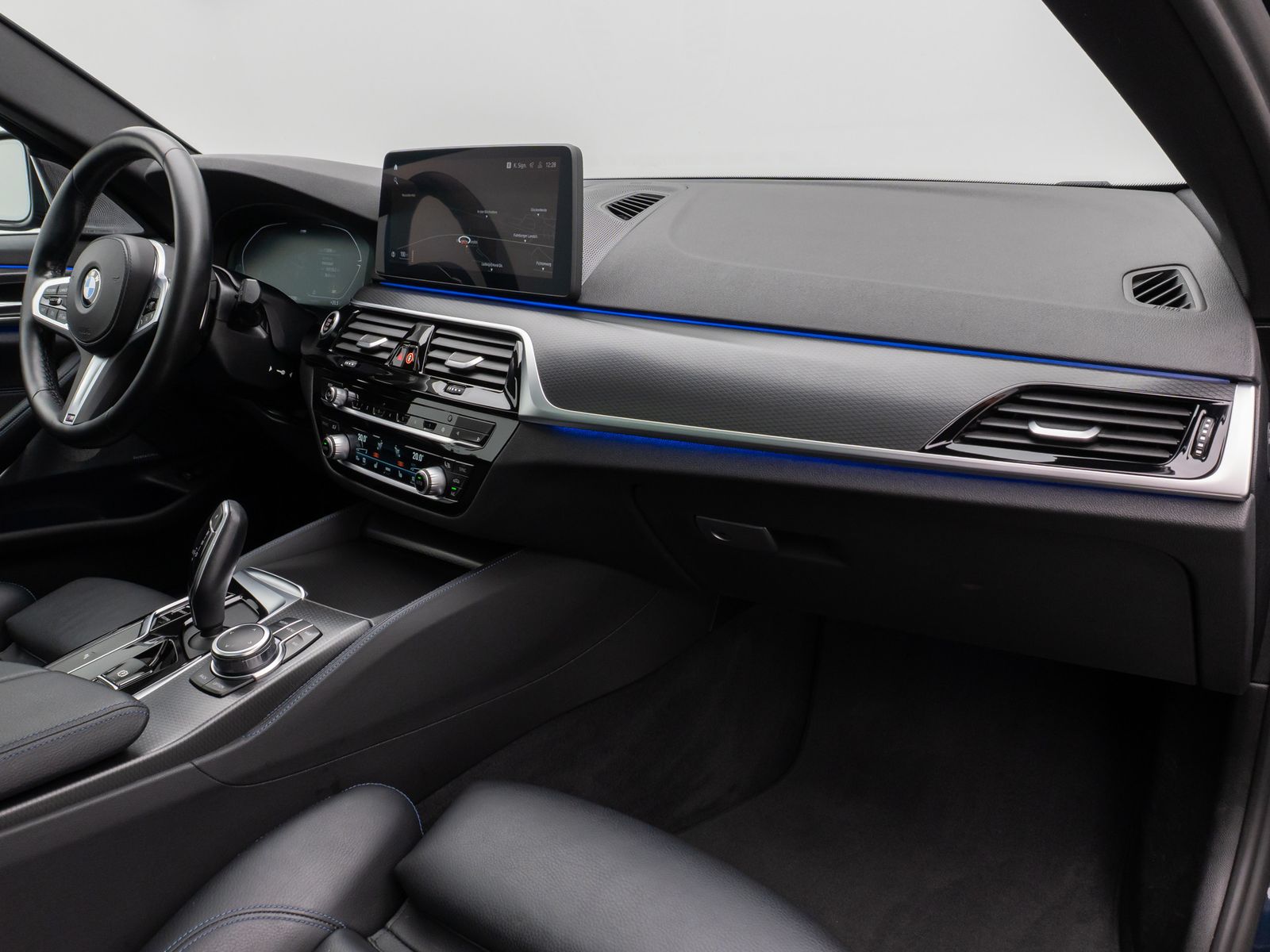 Fahrzeugabbildung BMW 540d xD M Sport Panorama DAB B&W Fernlichtassist