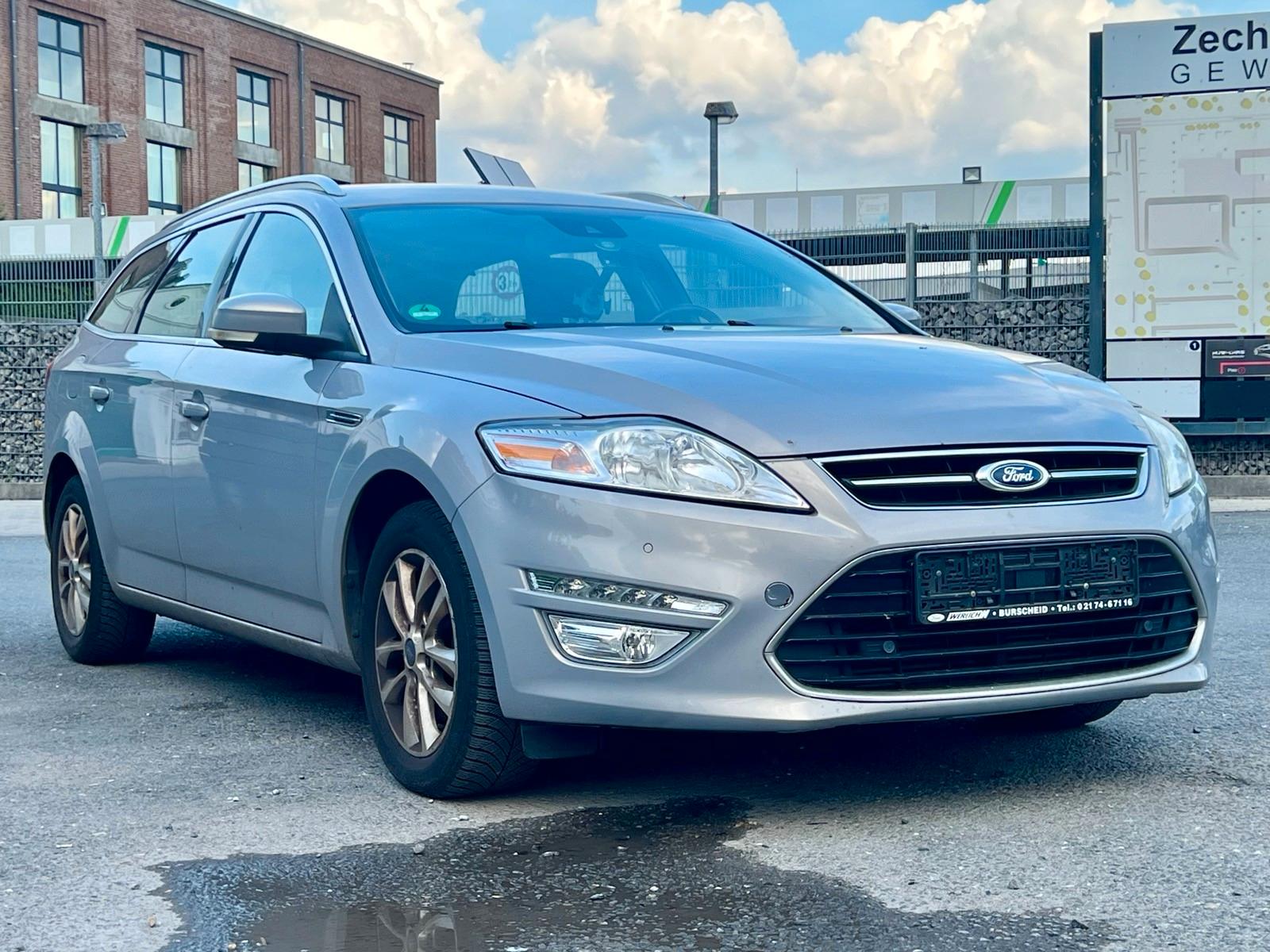 Ford Mondeo 2013 — rear view