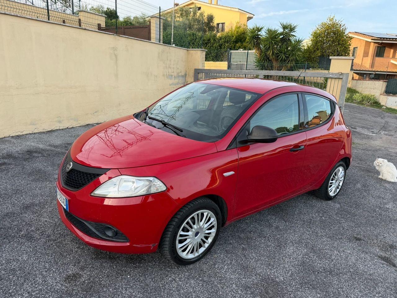 Lancia Ypsilon