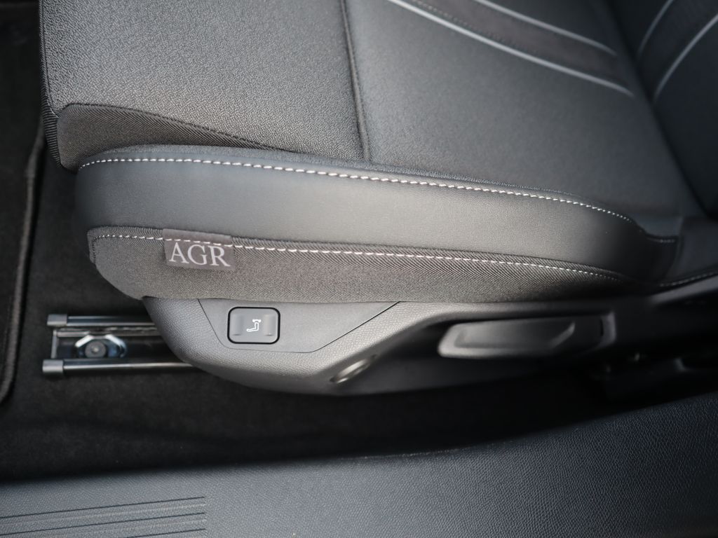 Fahrzeugabbildung Opel Astra Sports Tourer GS 1.2 Turbo+LED+360°Kam