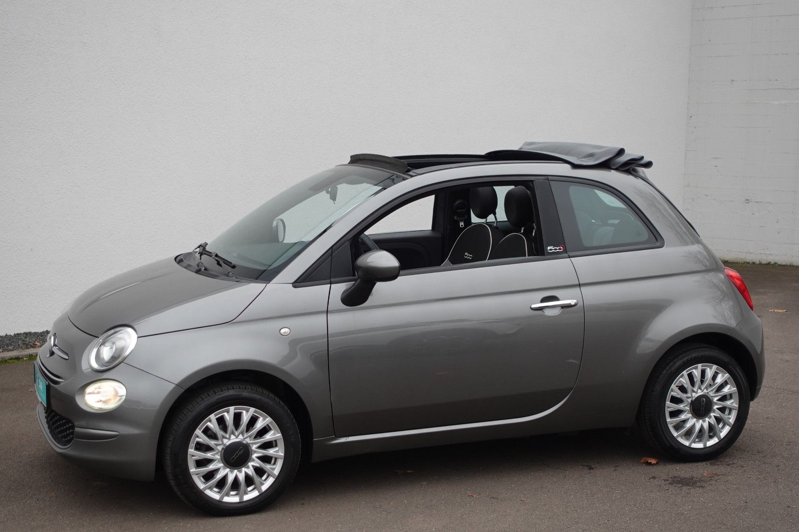 Fahrzeugabbildung Fiat 500C Cabrio Lounge 1.0Mild Hybrid,Einparkhilfe
