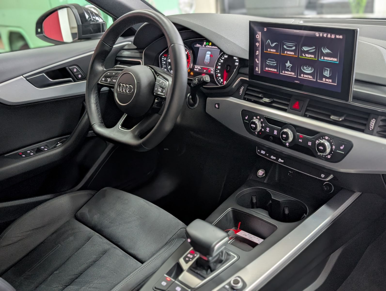 Fahrzeugabbildung Audi A4 40 TFSI advanced SPORT-DINAMICA APS MATRIX
