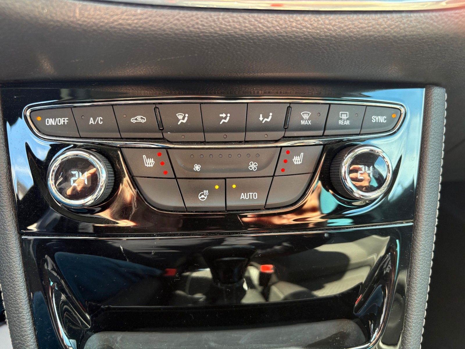 Fahrzeugabbildung Opel Astra K Sports Tourer 1.4 Aut. Navi LED Kamera