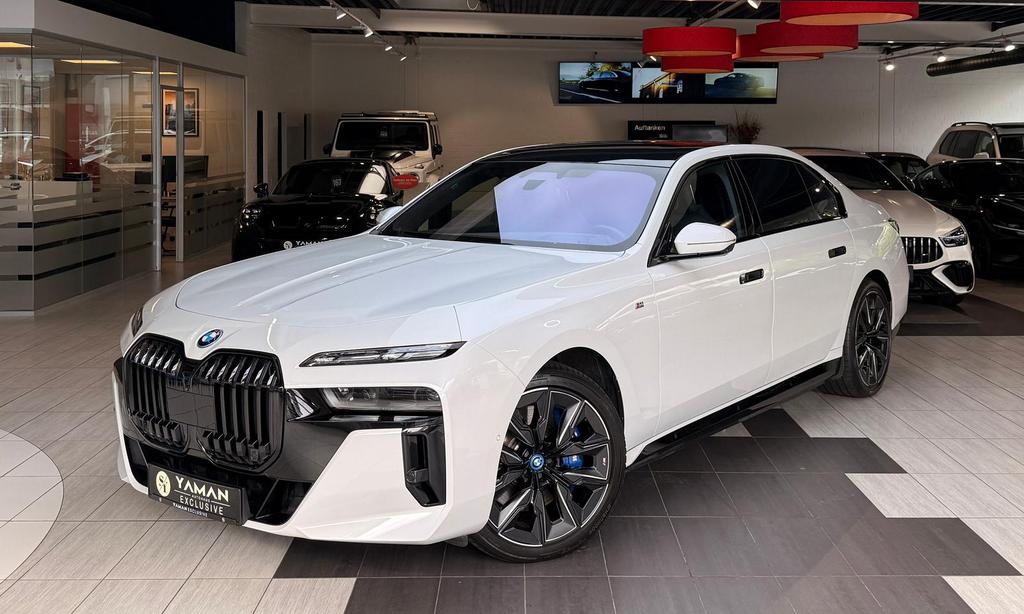 BMW i7 xD 60 M Sport PanoSKYAutTrenTheatreScreen 2023