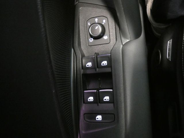Tiguan 2.0 TDI R-Line AHK PANO 360° STHZ