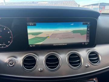 Mercedes E 220 - 8