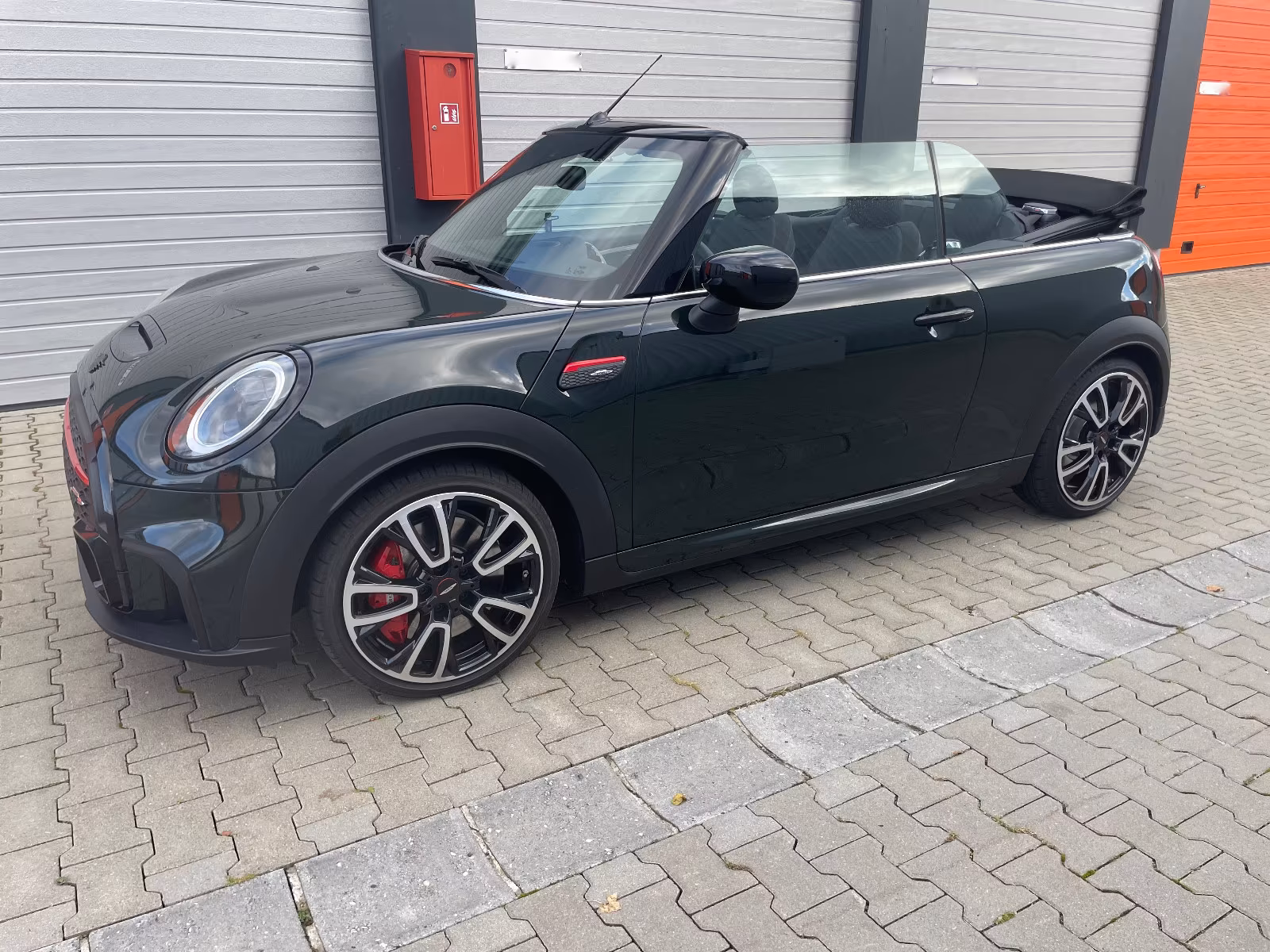 MINI John Cooper Works Cabrio*Trim*18Zoll*Rebel Green