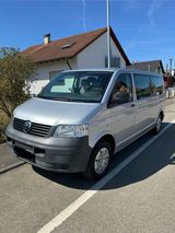 Volkswagen T5 Caravelle Langversion 9-Sitzer 1.9 TDI - Volkswagen T5 Caravelle mit Diesel-Antrieb: Kleinbus, 1.9