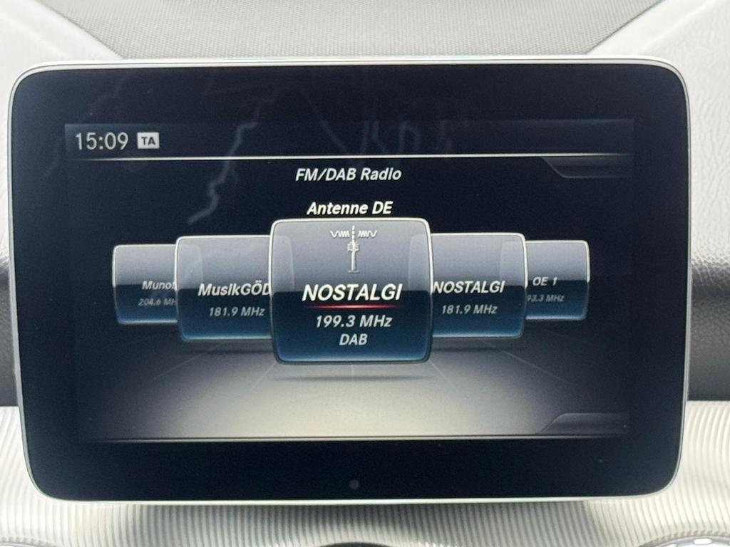 Mercedes-Benz GLA 200