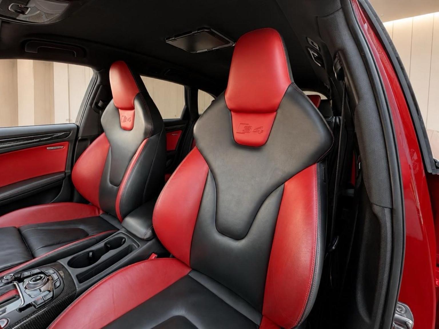 Audi S4 Avant 3.0 TFSI quattro 333 S tronic / Bang & Olufsen / Chauffage stationnaire / Sièges à mémoire