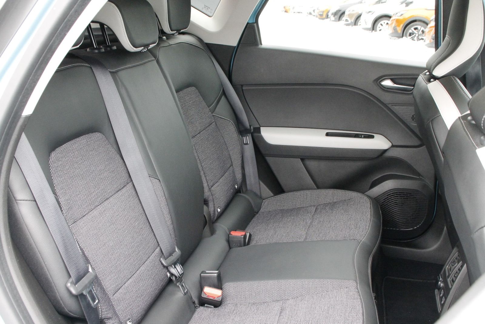 Fahrzeugabbildung Renault Captur EDITION ONE E-TECH PLUG-IN 160