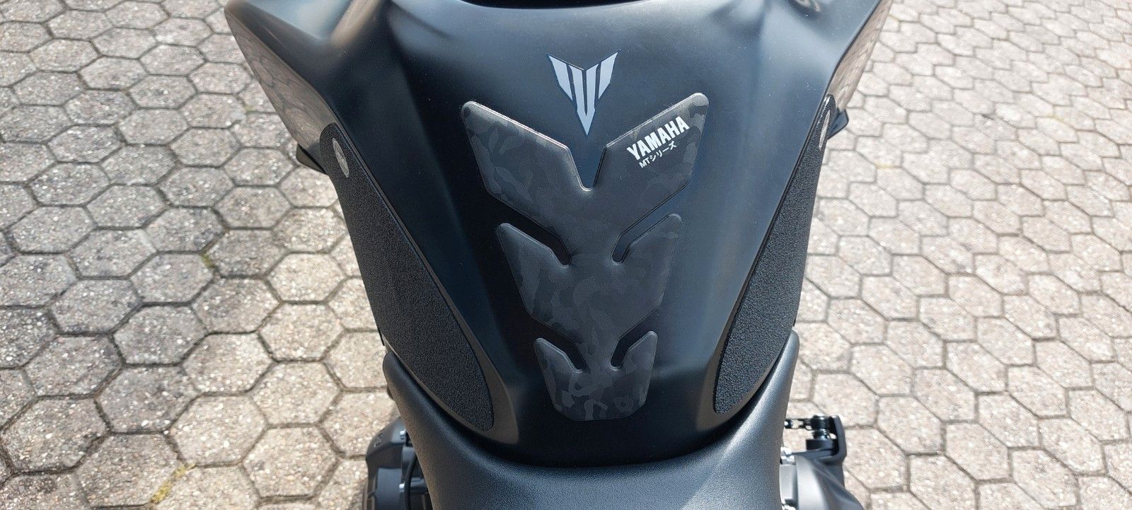 Fahrzeugabbildung Yamaha MT-09 25  Zubehör für 1300.-