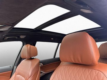 BMW X7 M60 - 11
