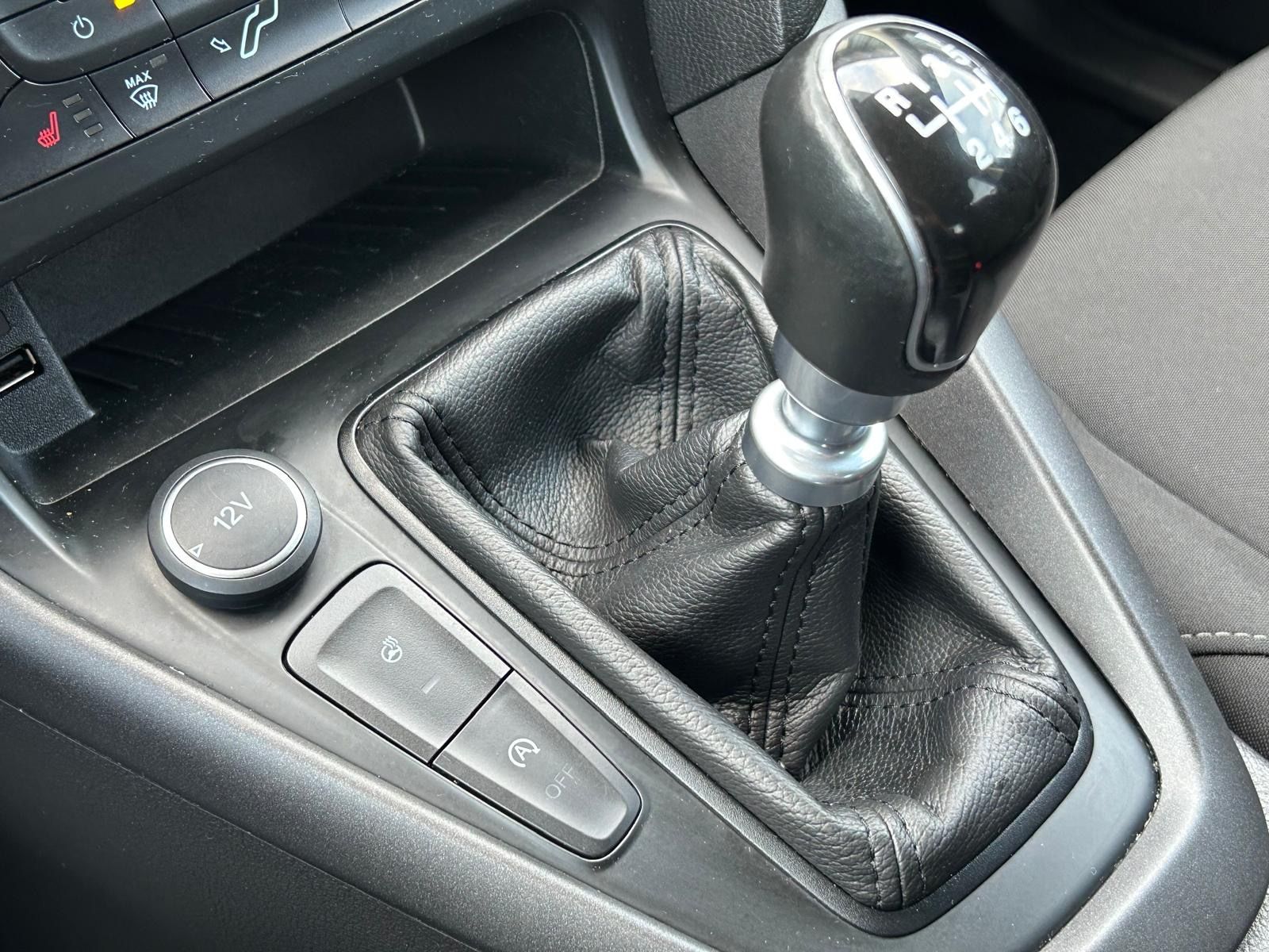 Fahrzeugabbildung Ford Focus Lim. 1.5i Business°150 PS°Winterpaket°Navi