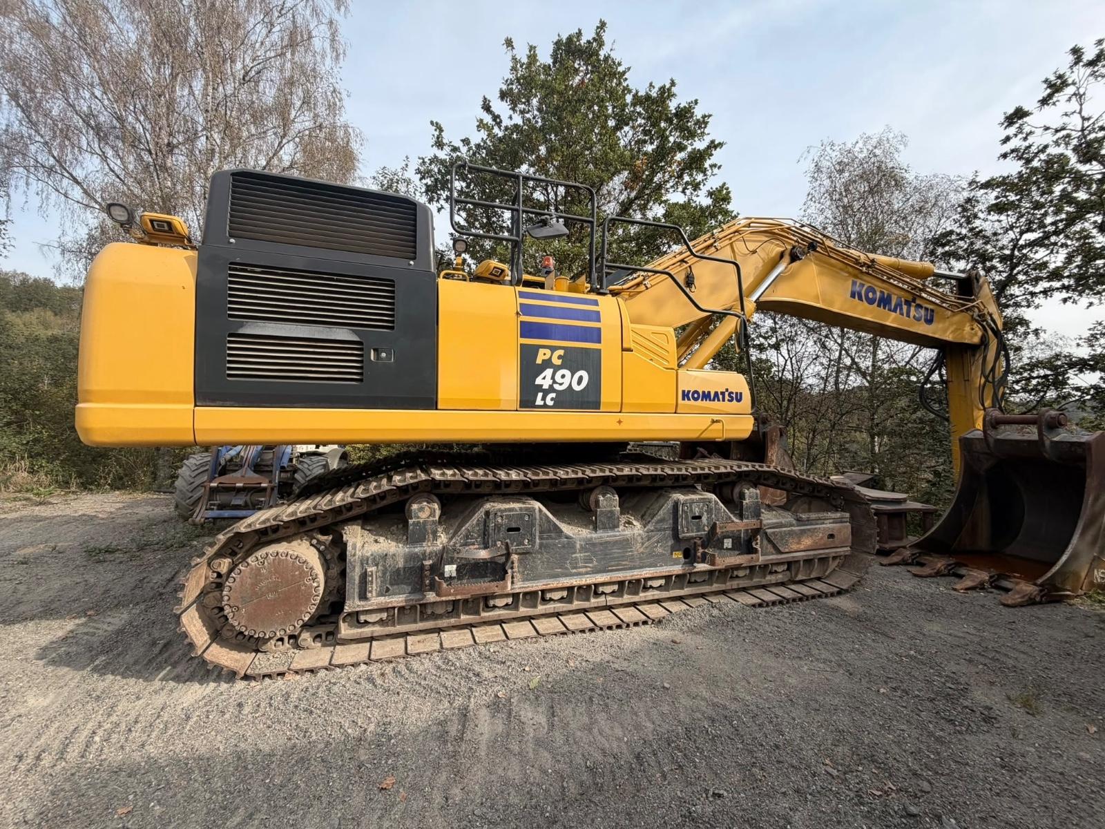 Komatsu PC490LC-11