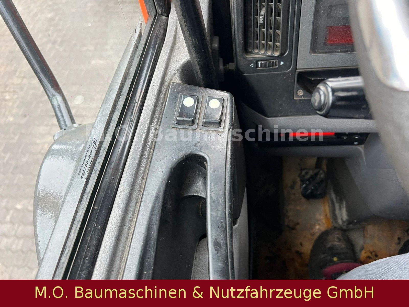 Fahrzeugabbildung Renault Kerax 420 dci / 19 t / 4x2 /