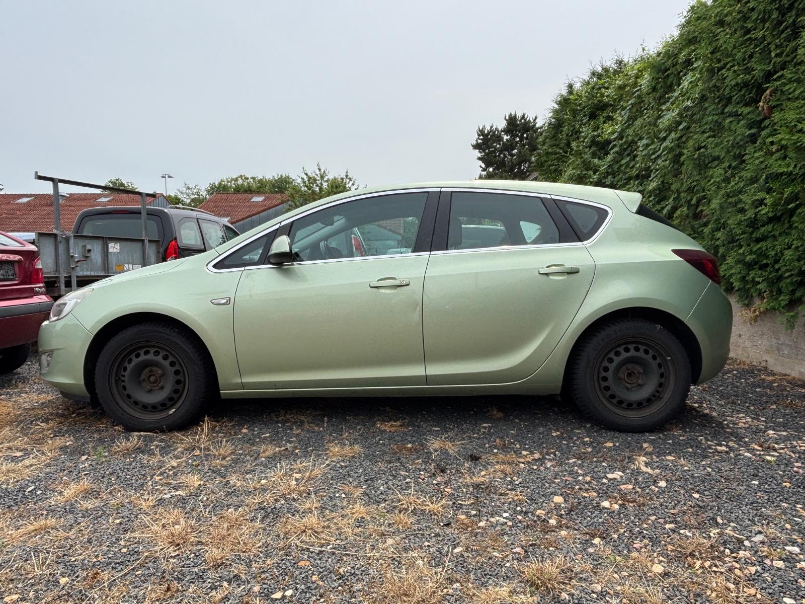 Opel Astra J Lim. 5-trg. Innovation