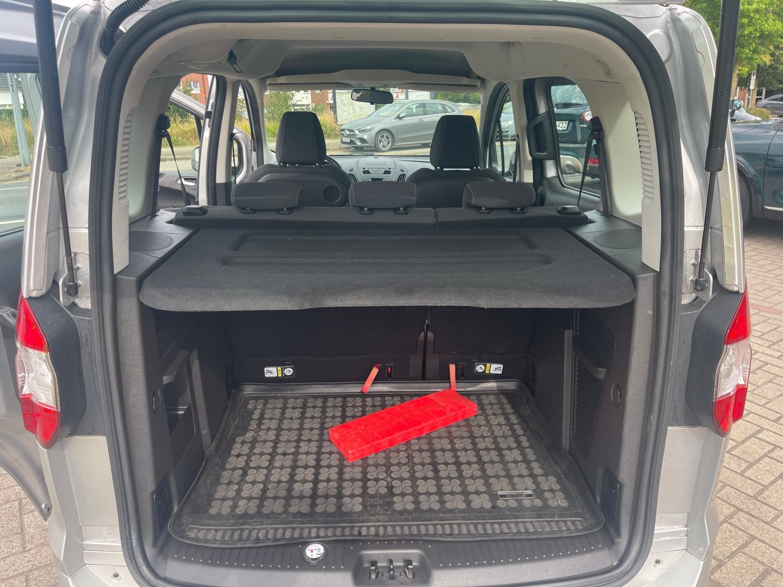 Fahrzeugabbildung Ford Tourneo Courier 1.0 EcoBoost Trend Kombi