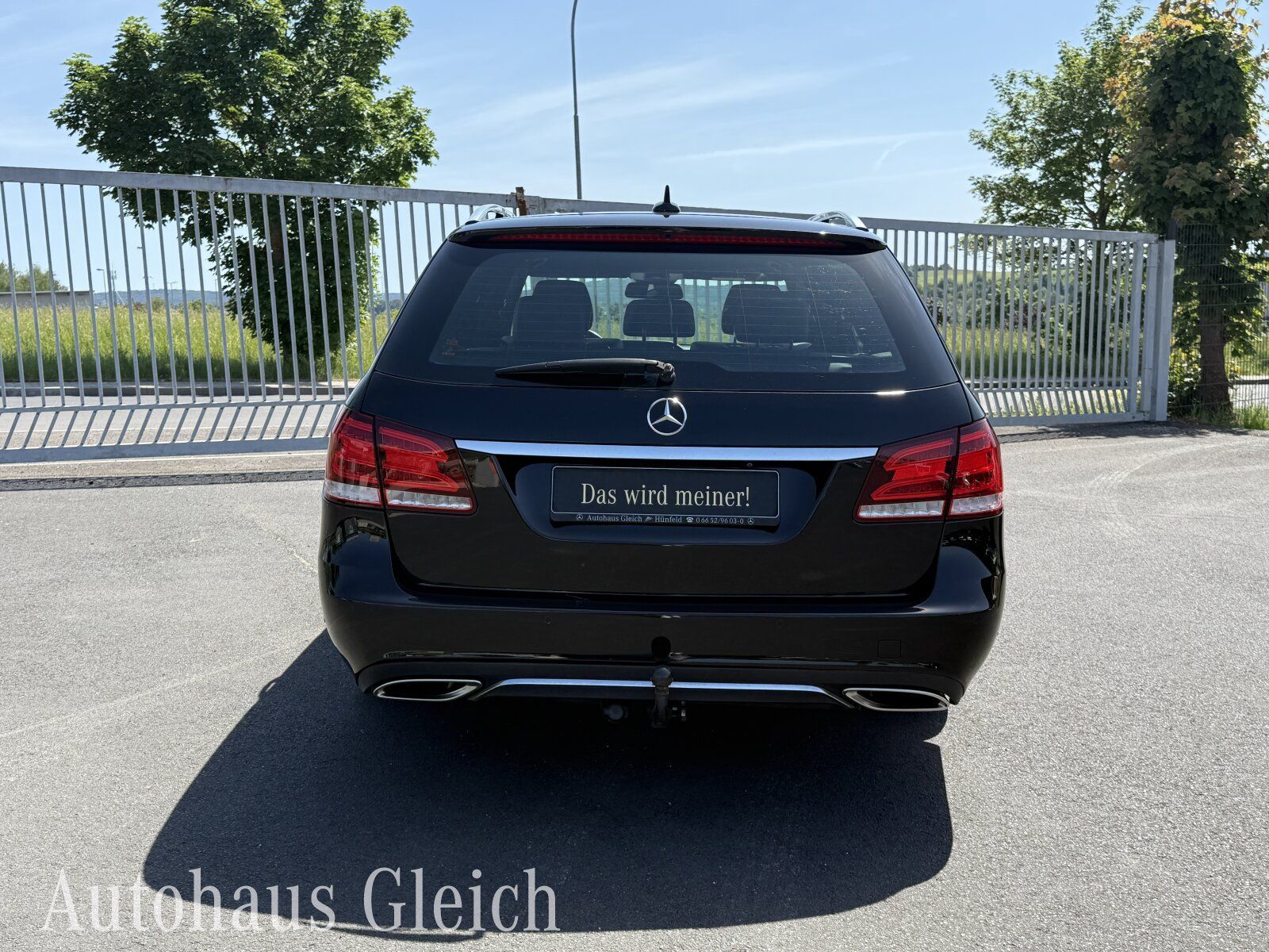 Fahrzeugabbildung Mercedes-Benz E 200 T Avantgarde Comand/AHK/RückfahrkamaraFIS