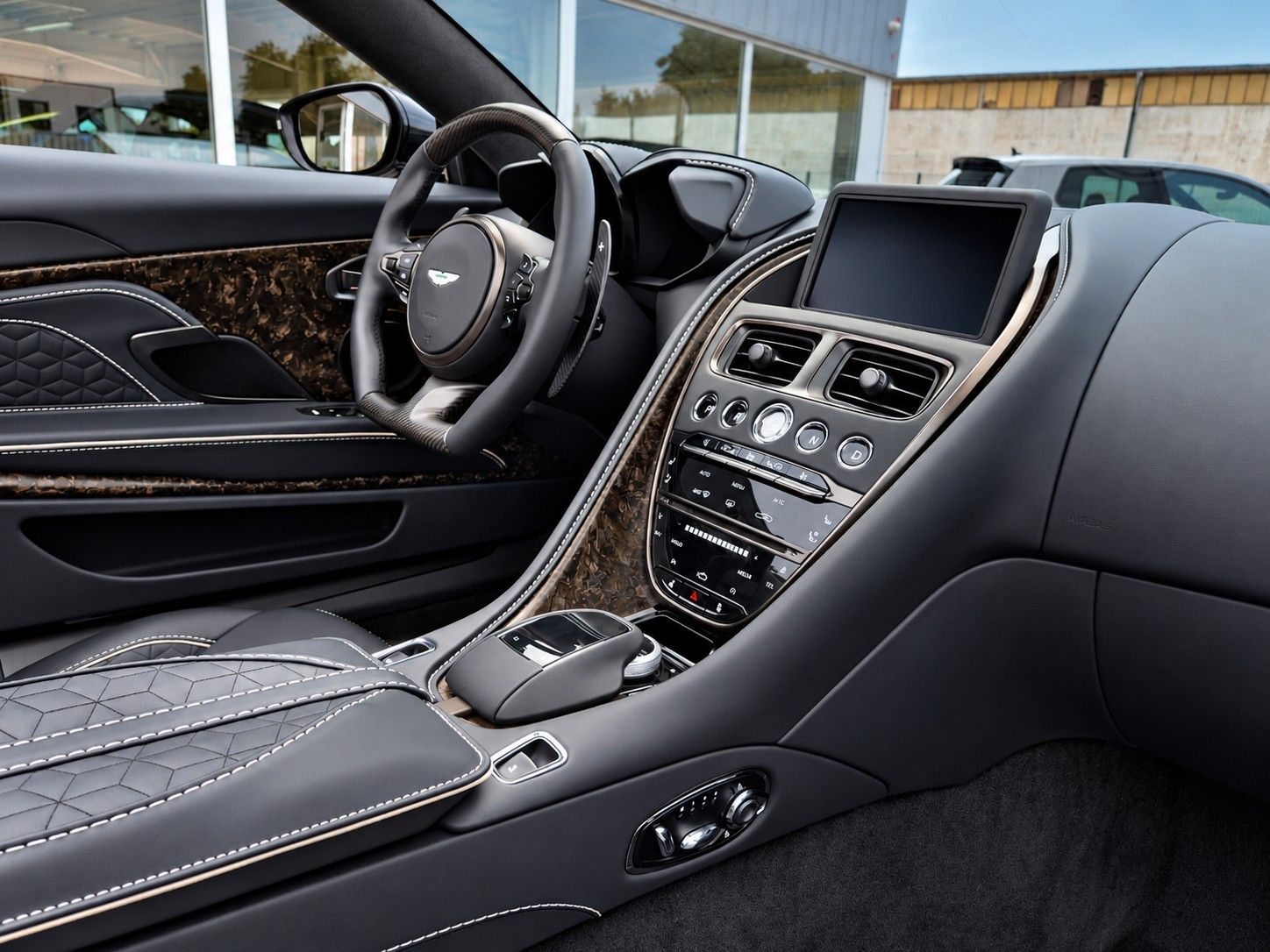 Fahrzeugabbildung Aston Martin DBS 5.2 V12 Volante/Werksgarantie 09/27/1A
