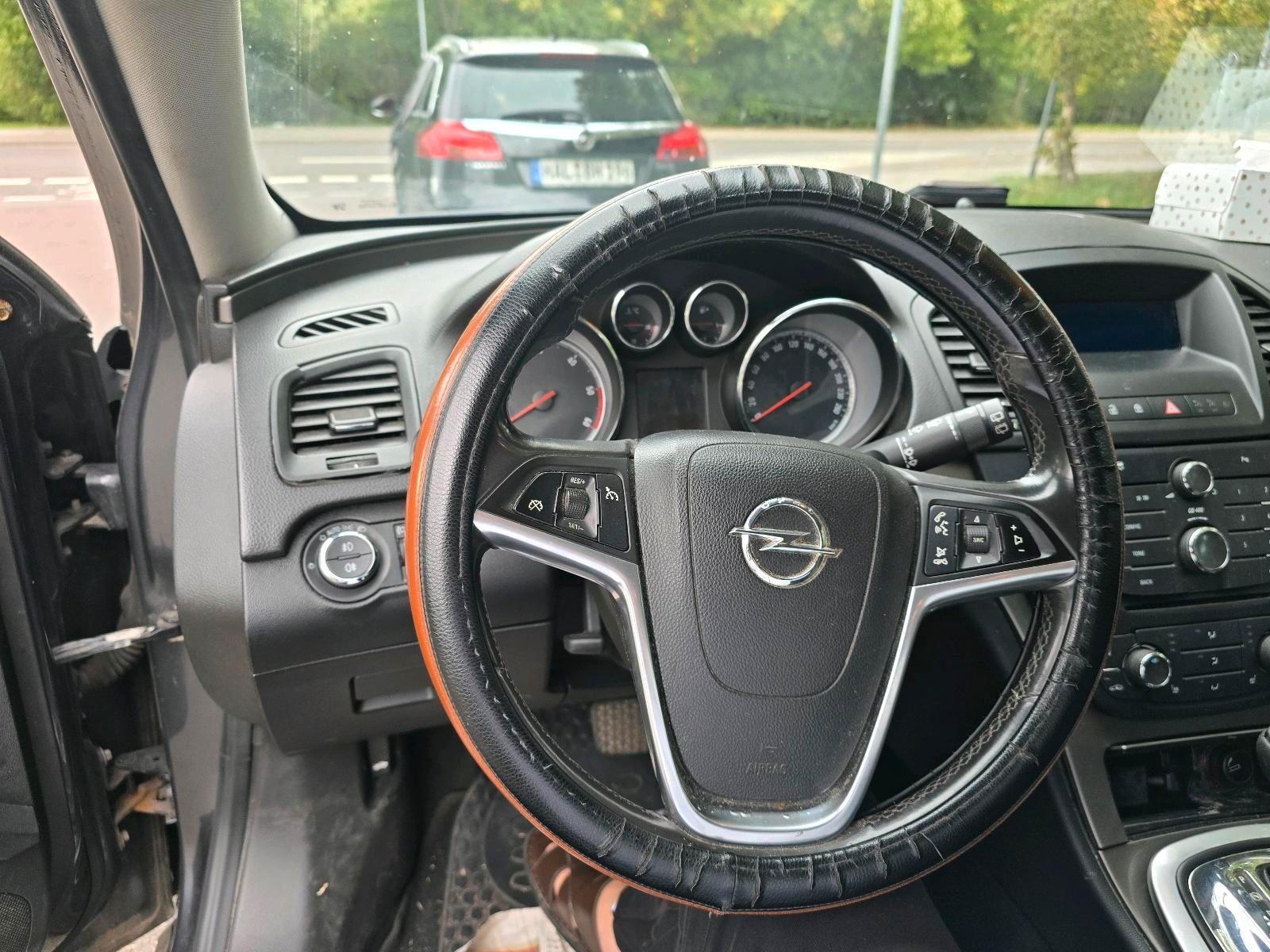 Opel Insignia 2010 — photo 8