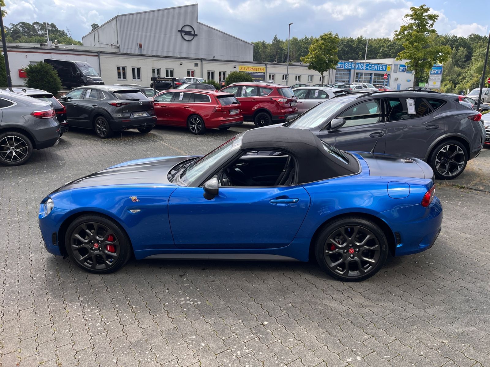 Fahrzeugabbildung Abarth 124 Spider NAVI KLIMA LED LEDER ALU BOSE
