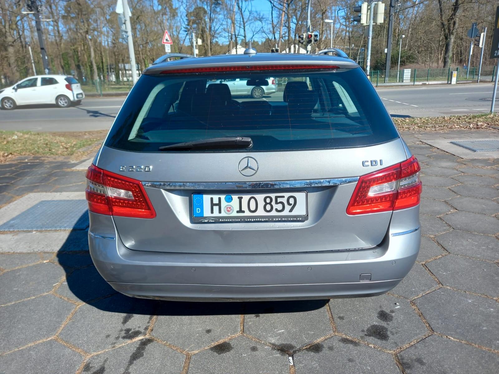 Mercedes-Benz E 220 CDI T BlueEFFICIENCY ELEGANCE ELEGANCE