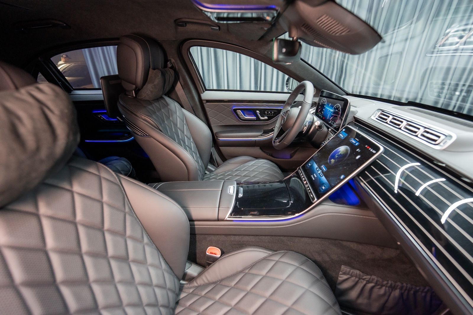 Fahrzeugabbildung Mercedes-Benz S 680 4M GUARD Armored VR10 FULL STOCK 2025