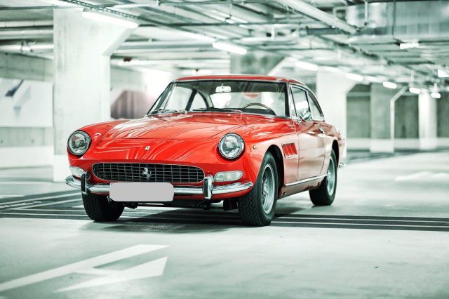 Ferrari 330 GT 2+2