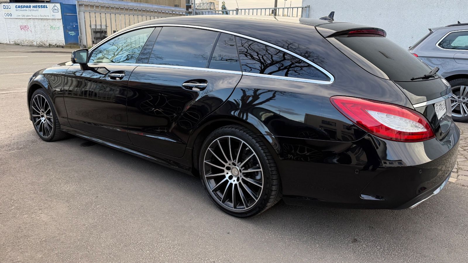 Fahrzeugabbildung Mercedes-Benz CLS 350 Cdi 4-Matic Final-Edition AMG-Line