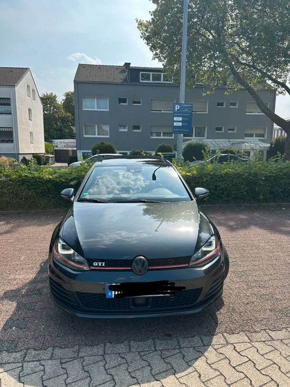 Image of Volkswagen Golf