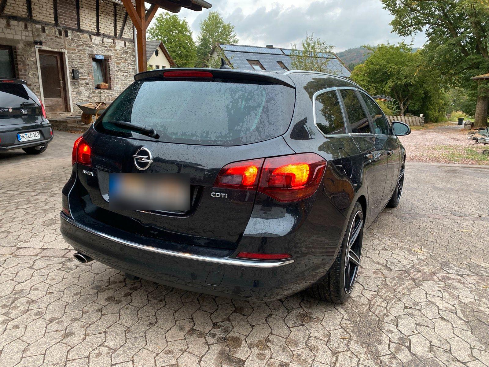 Opel Astra 2013 — photo 5