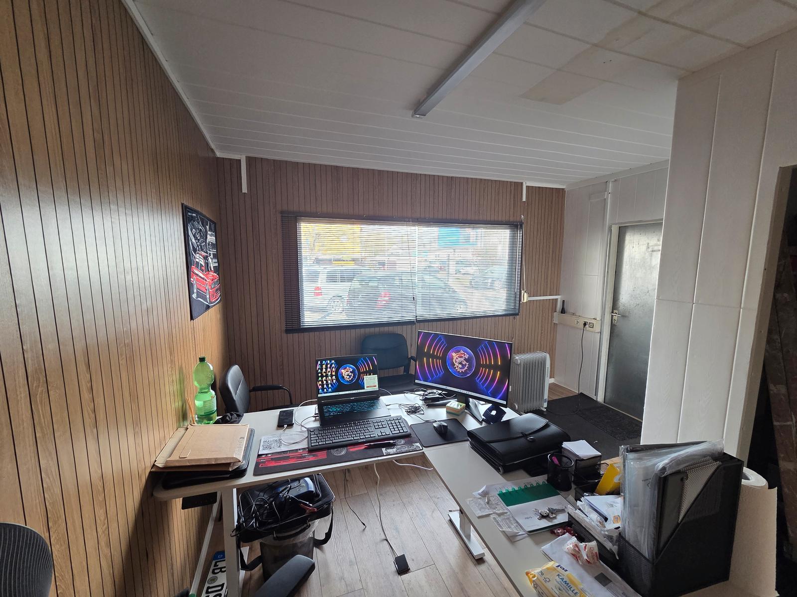 showroom-image-top