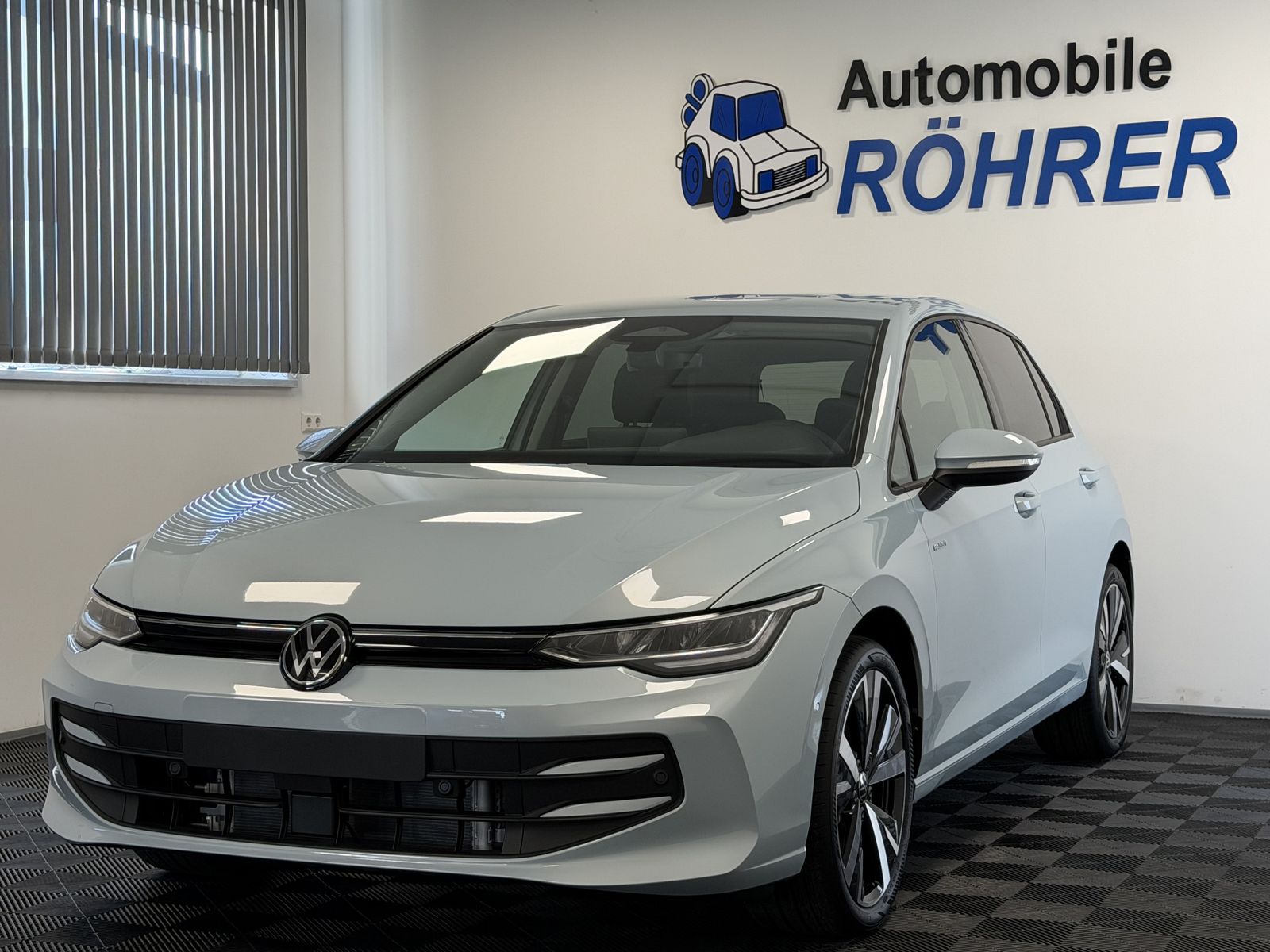 Volkswagen Golf 1.5 eTSI DSG Life 5J-Garantie ErgoActiv AHK