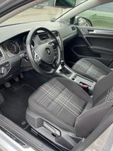 Volkswagen Golf 1.2 TSI 63kW BMT Trendline Trendline - Volkswagen Golf mit Benzin-Antrieb: Kleinwagen, 1.6