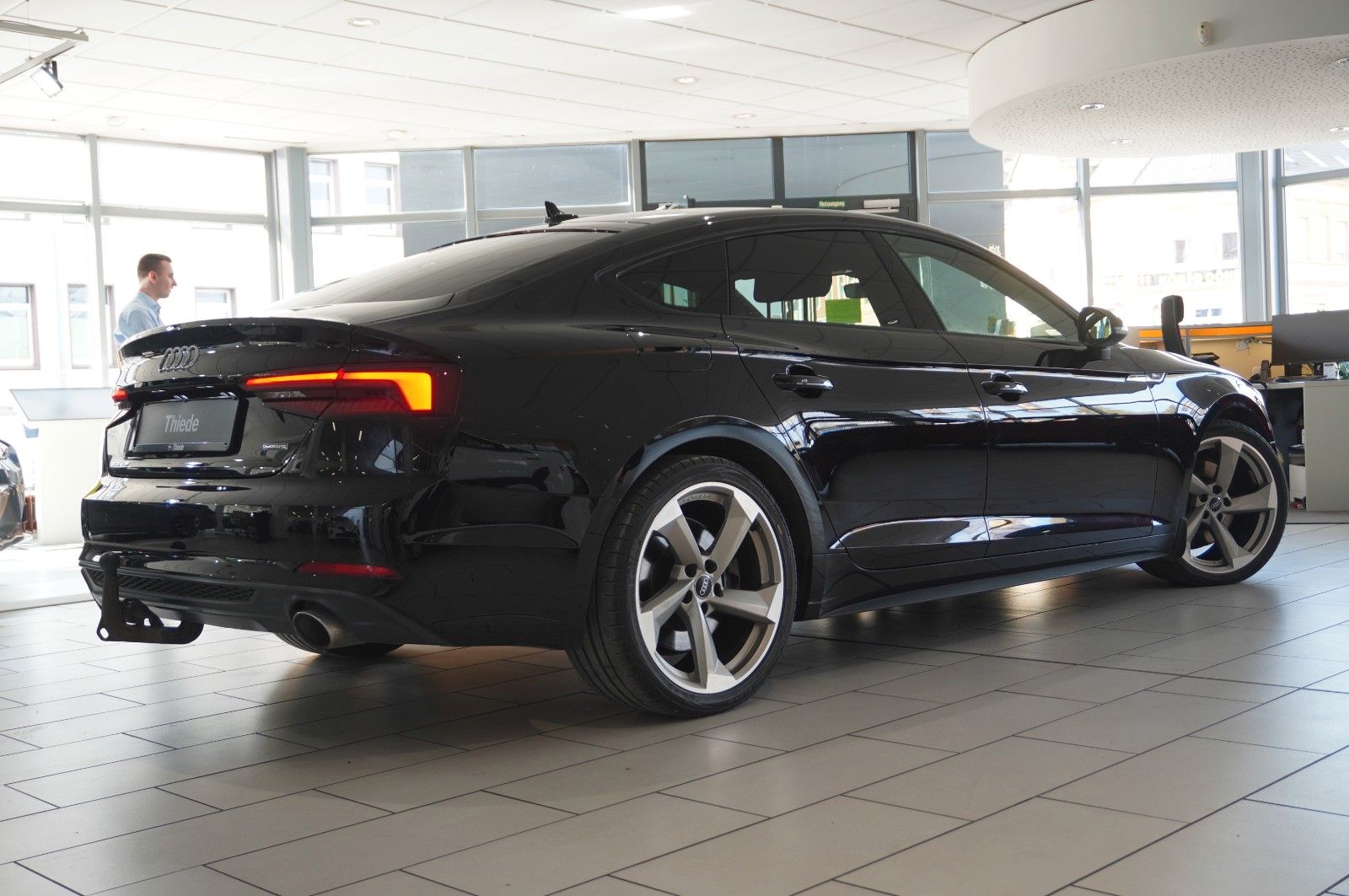Fahrzeugabbildung Audi A5 Sportback 2.0 QUATTRO S-LINE NAVI/LED/SHZ/AHK