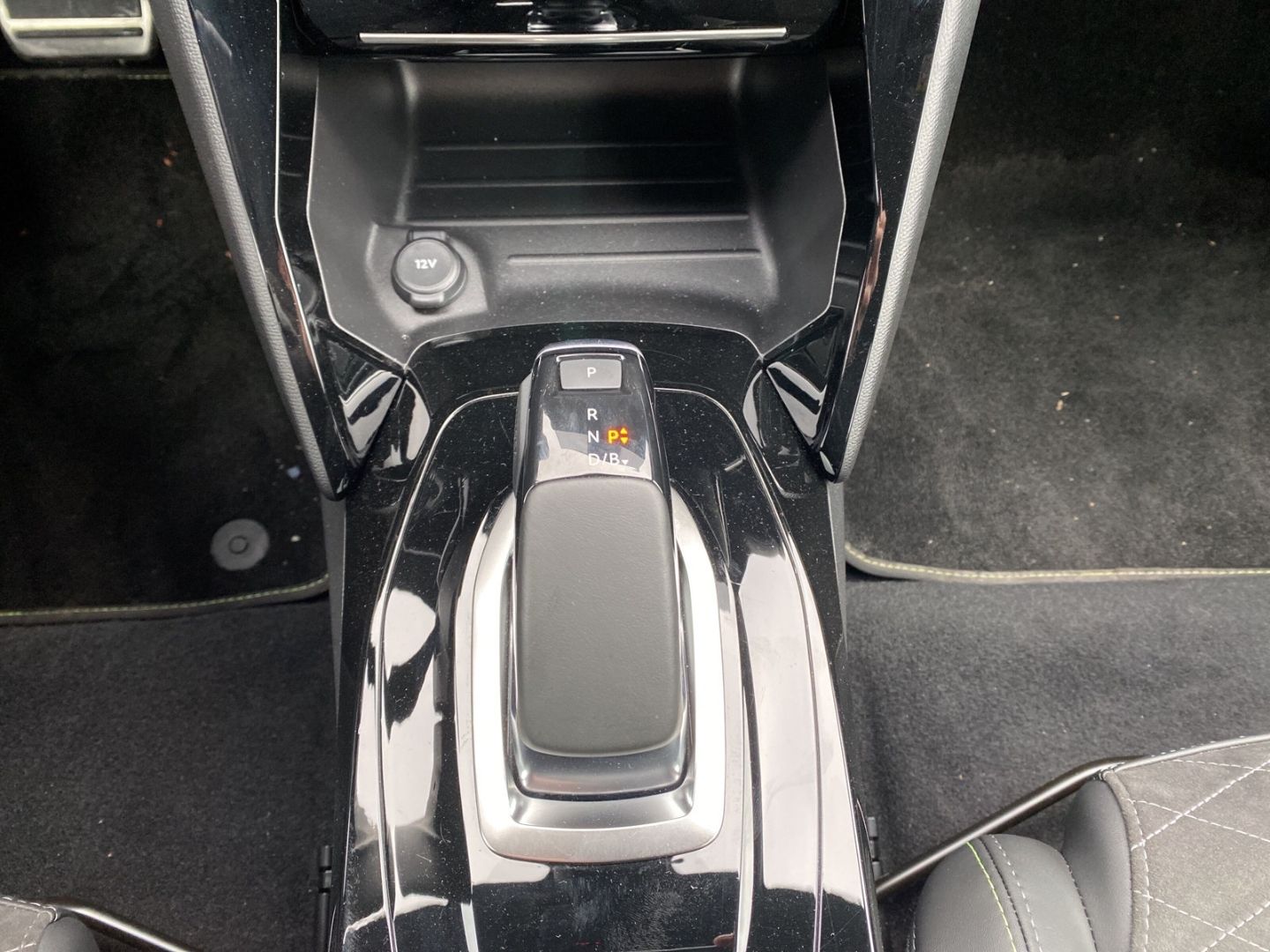 Fahrzeugabbildung Peugeot 208 e- GT Pack Elektromotor 136 *Sitzheizung* *R