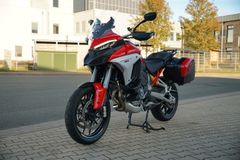 DUCATI Multistrada V4S Travel & Radar, neuwertig