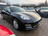 Porsche Panamera Diesel Platinum Edition - Porsche Panamera: Schwarz