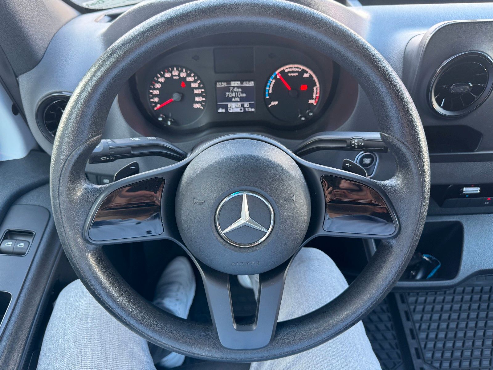 Fahrzeugabbildung Mercedes-Benz eSprinter 312 Klima Kamera