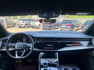 Audi Q8 - 11